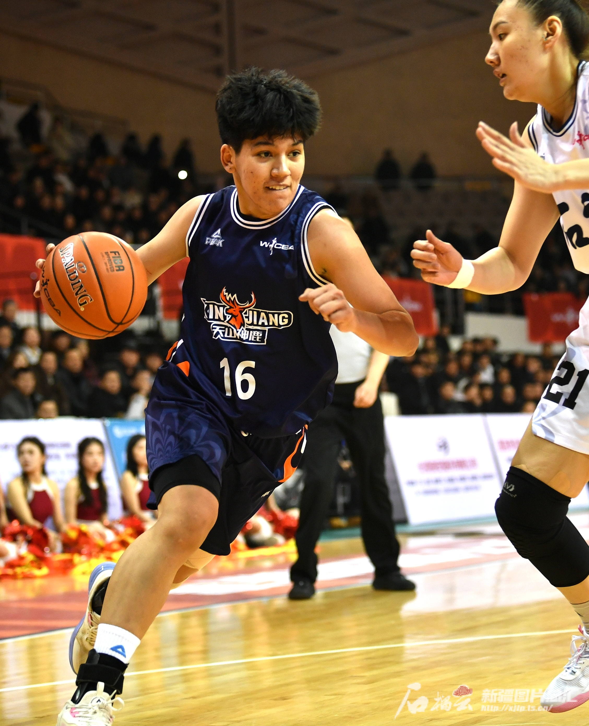 新疆女篮客场取胜，展现团队默契，实现胜利的简单介绍