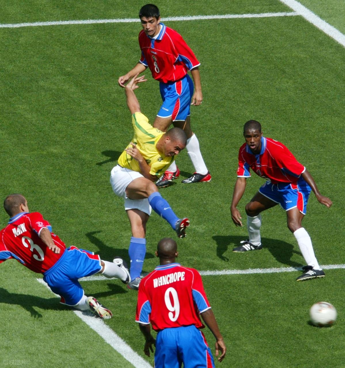 开云体育活动-对决中浮沉起伏，球队最终称霸